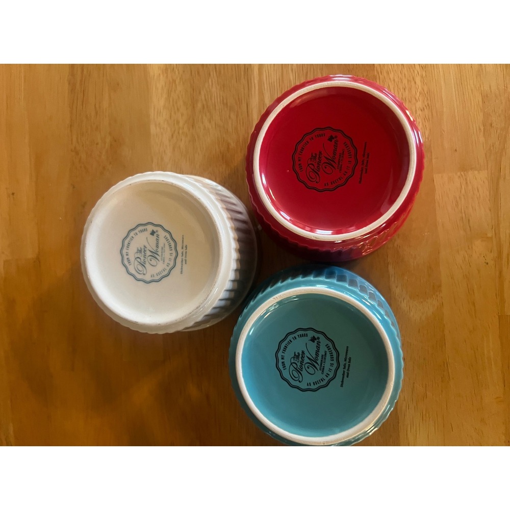 Pioneer Woman Ceramic Ramekins Set of 3 Fluted Stoneware Teal White Red 4 Inch - Picture 3 of 3